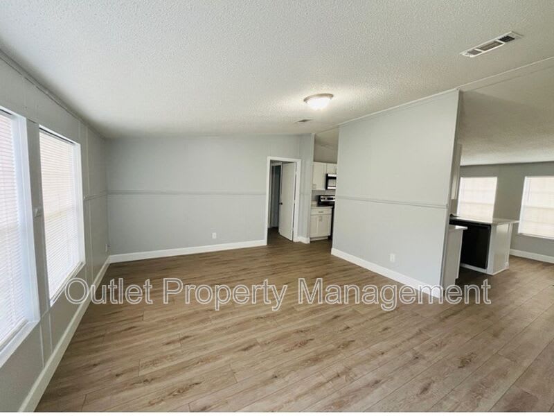 15710 Bermuda St – photo 5