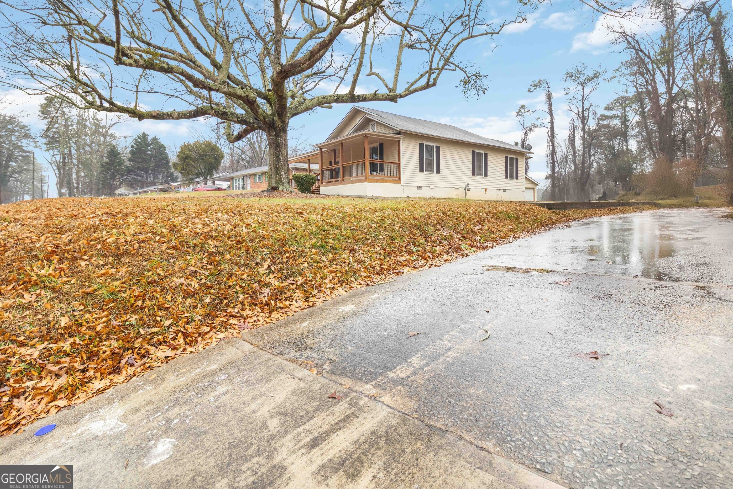 2141 Fairburn Road SW – photo 2