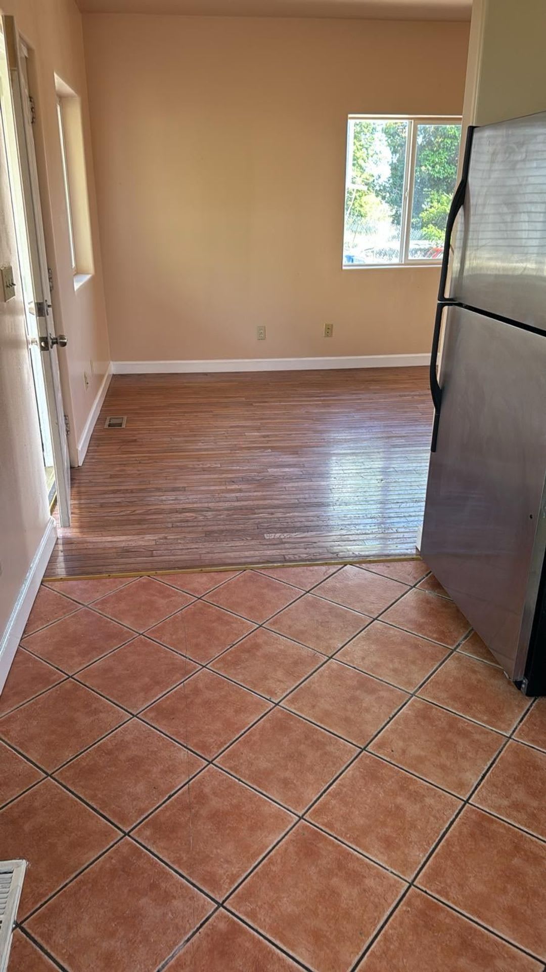 8027 Ney Ave – photo 3