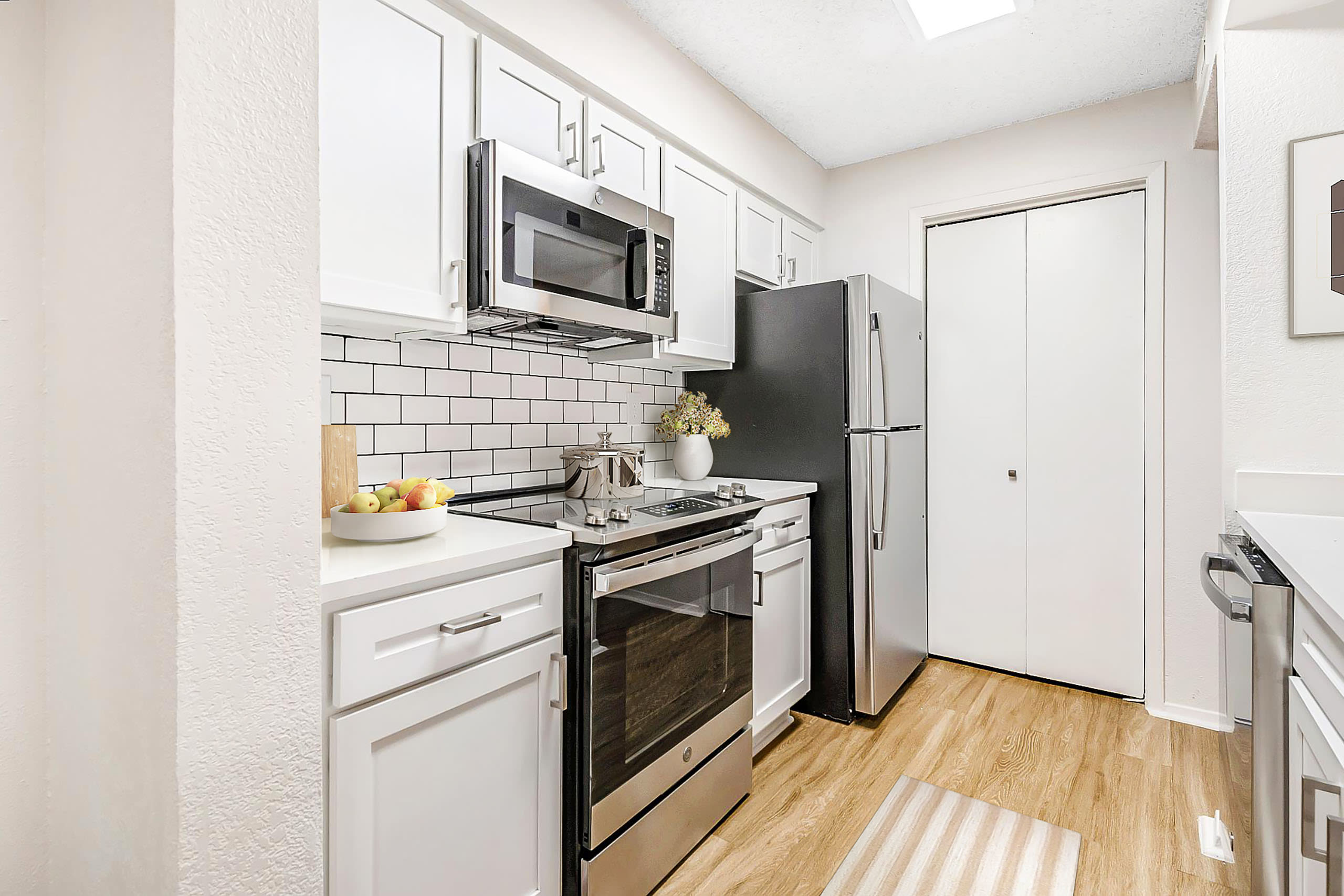 Canyon Chase Apartments – photo 2