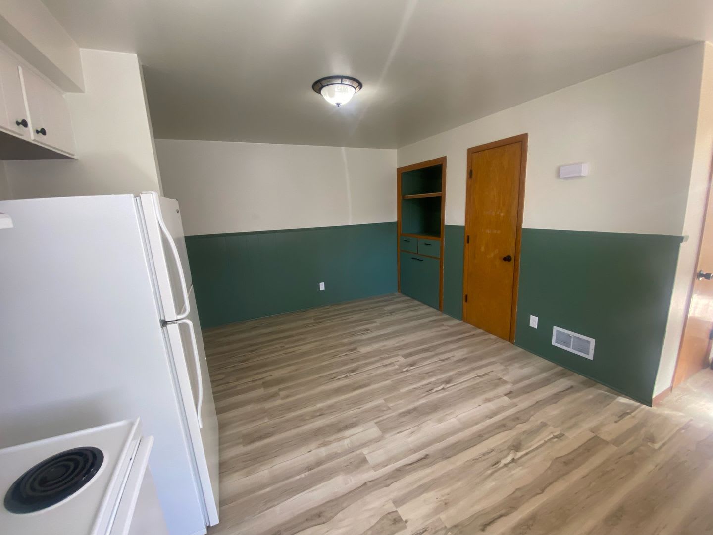 970 Grove Street – photo 4