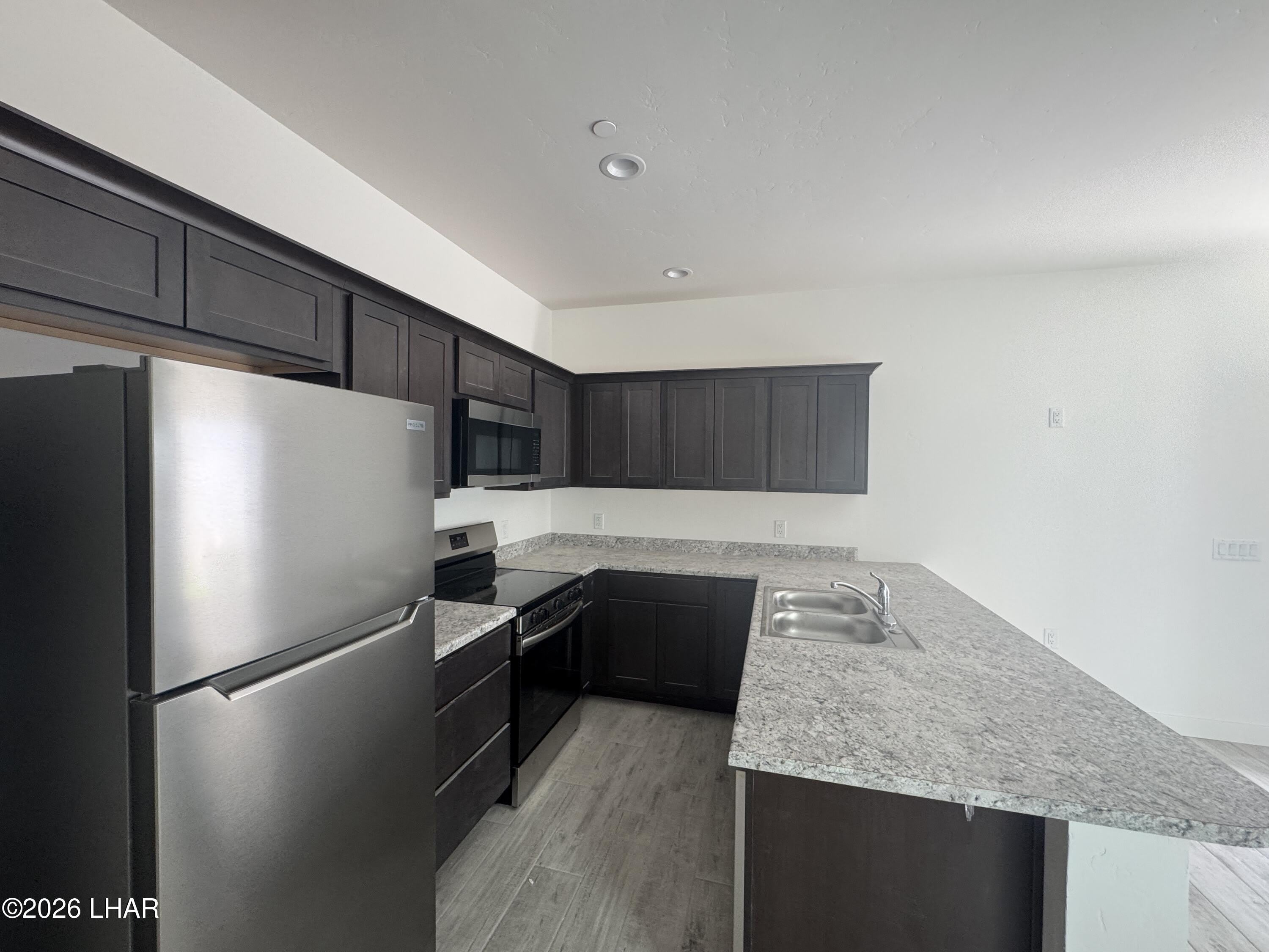 2076 Swanson Ave – photo 2
