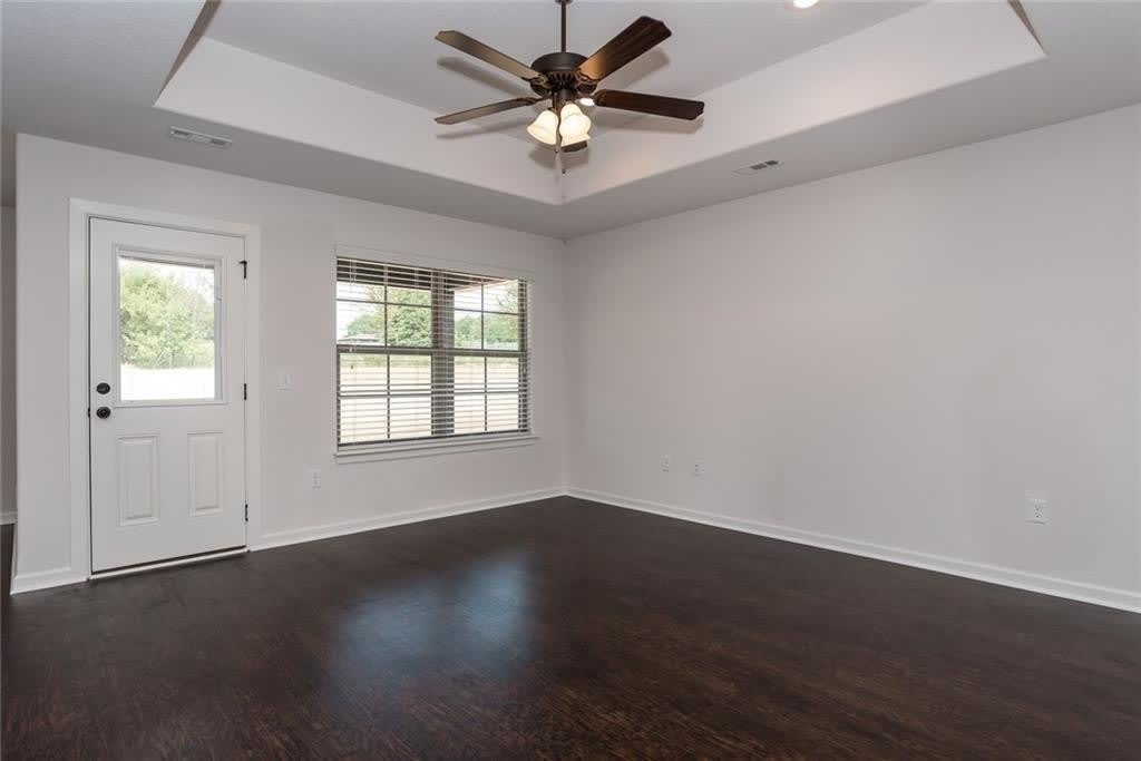 105 N Lion Drive – photo 2