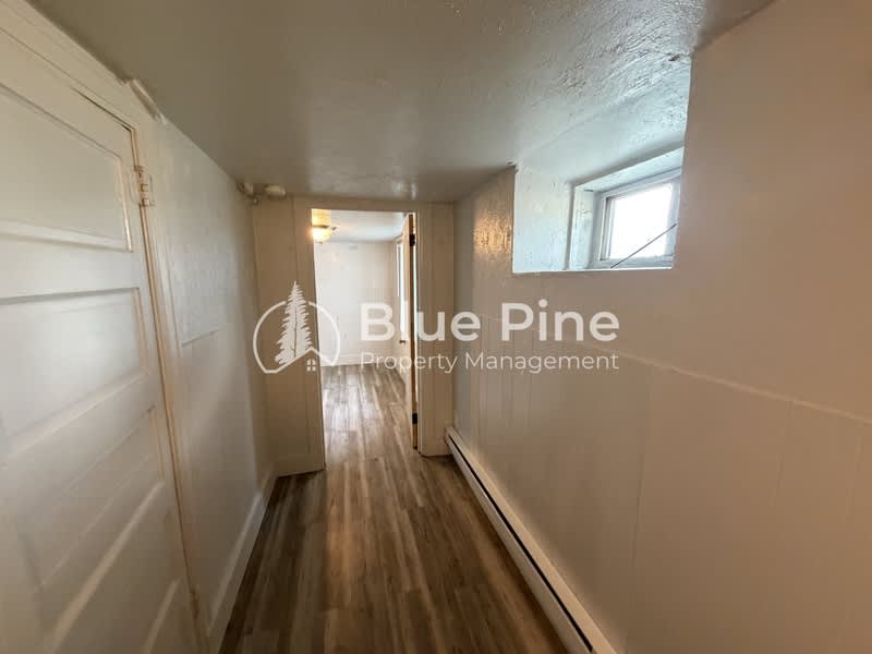 560 Oneida Avenue – photo 4