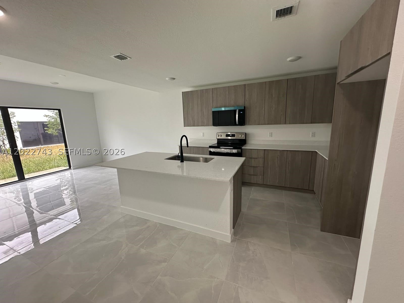 1310 NW 5th St – photo 4