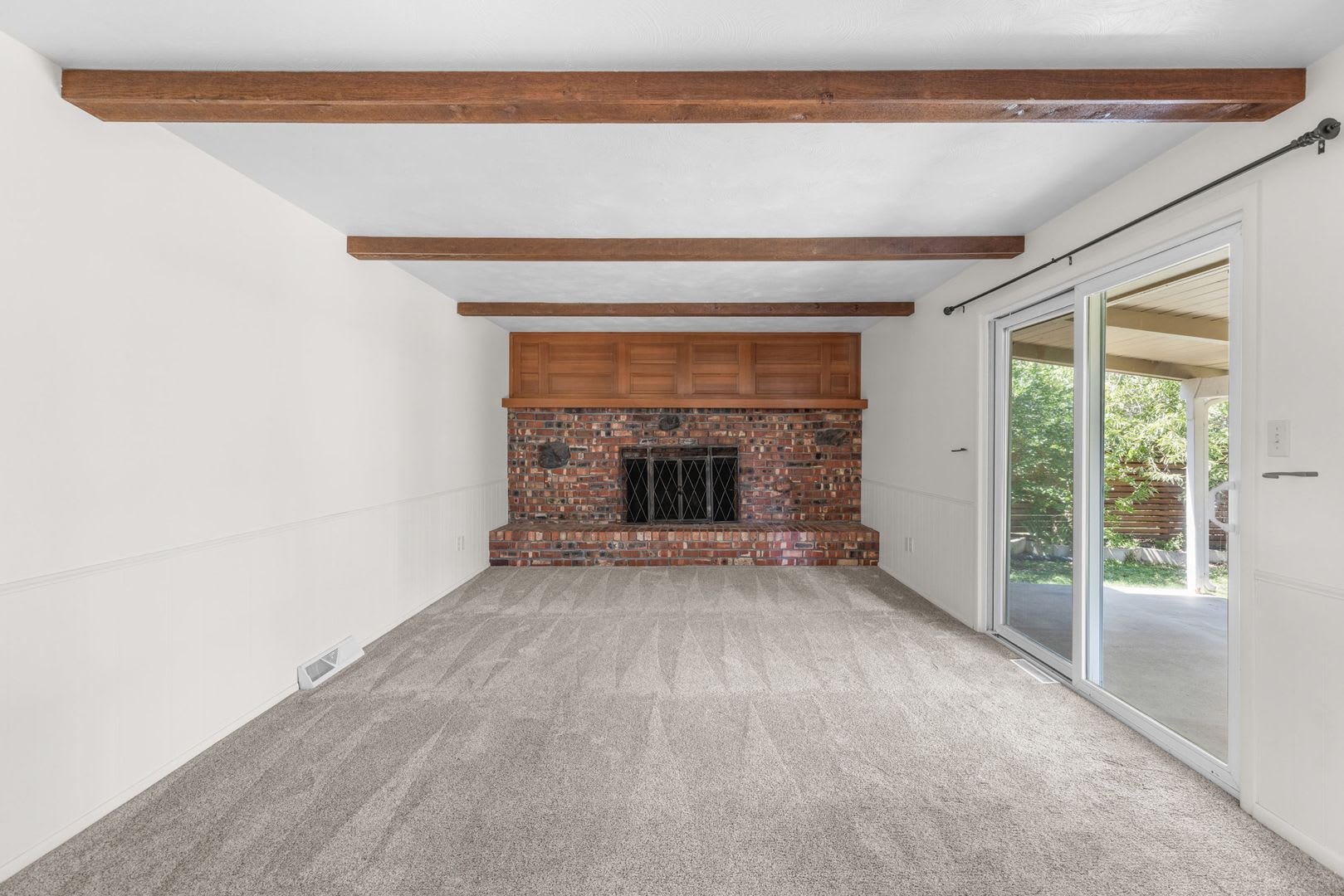 Spacious 4 Bed 2 5 Bath Upper Table Mesa Abode Available Now – photo 3