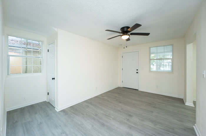 1537 7Th Street West – photo 4