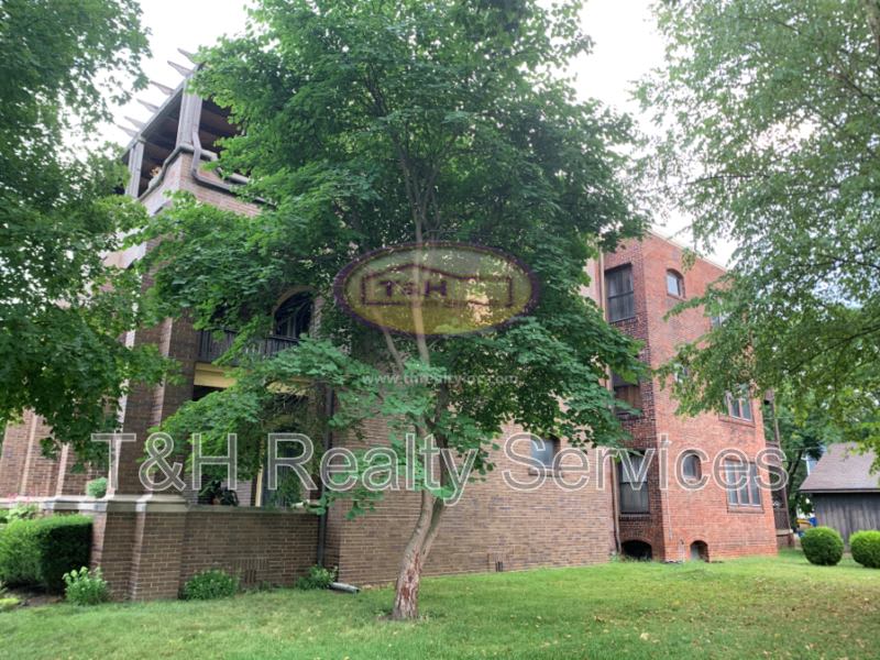1827 North Talbott Street – photo 2