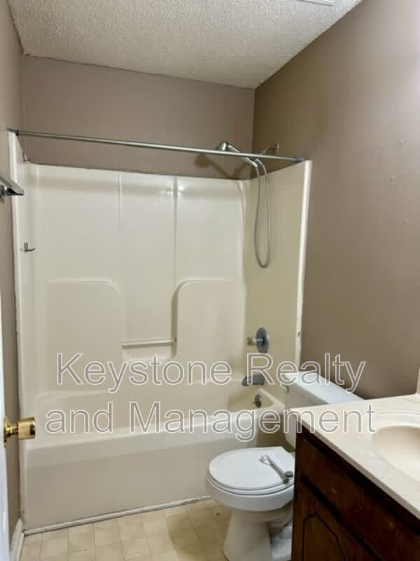 1127 Keith Avenue – photo 3