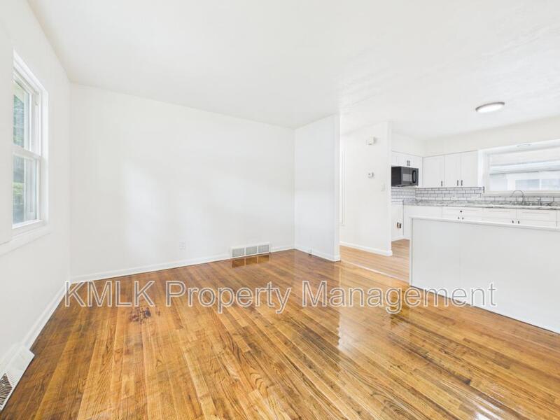 1622 Merrill Ave – photo 4