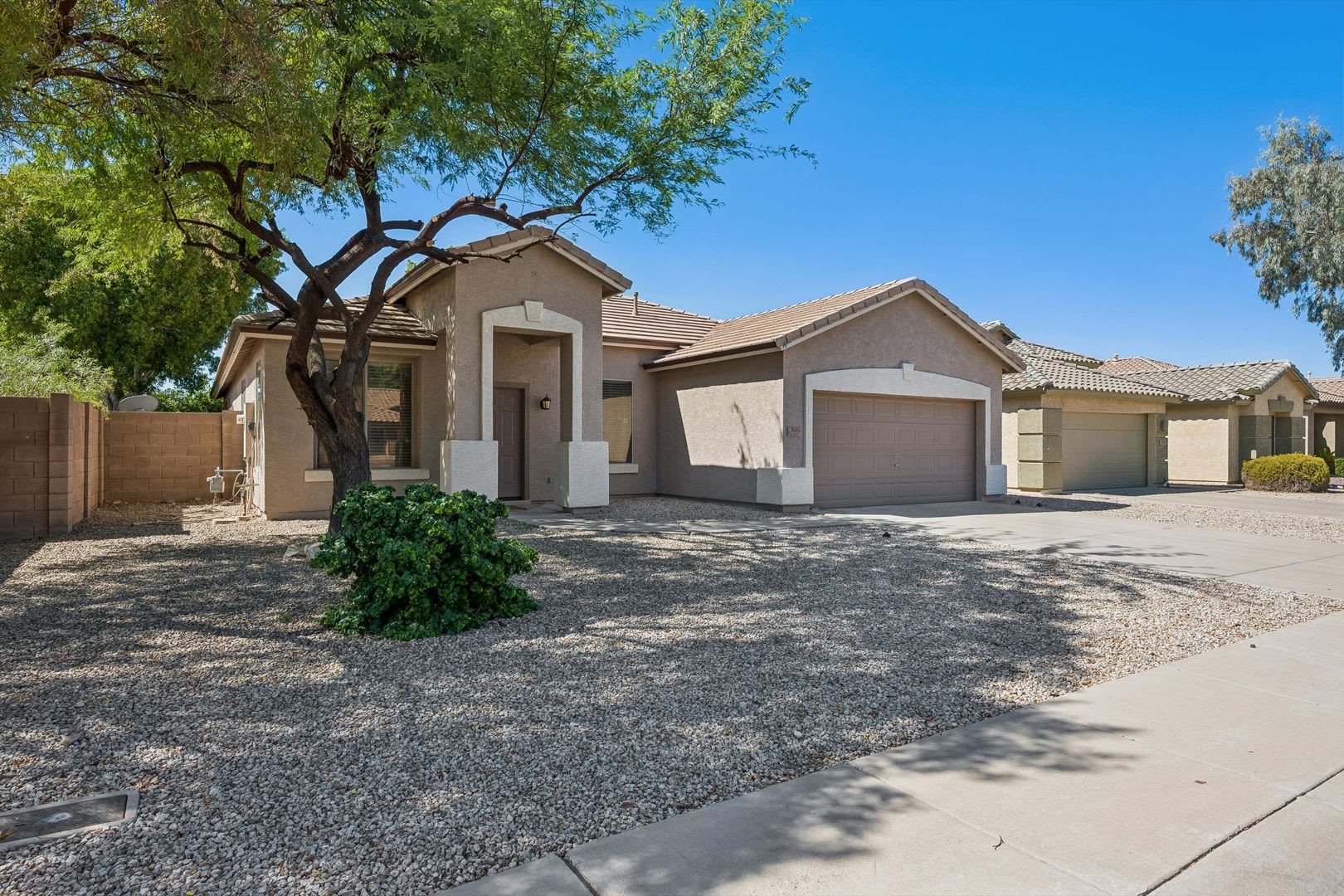 Absolutely Beautiful 4 Bedroom 2 Bathroom With 2 Car Garage In Dove Valley Ranch Available For Move In Now Backyard Is A Peaceful Oasis With Faux Grass For Easy Care Close To Tsmc – photo 5