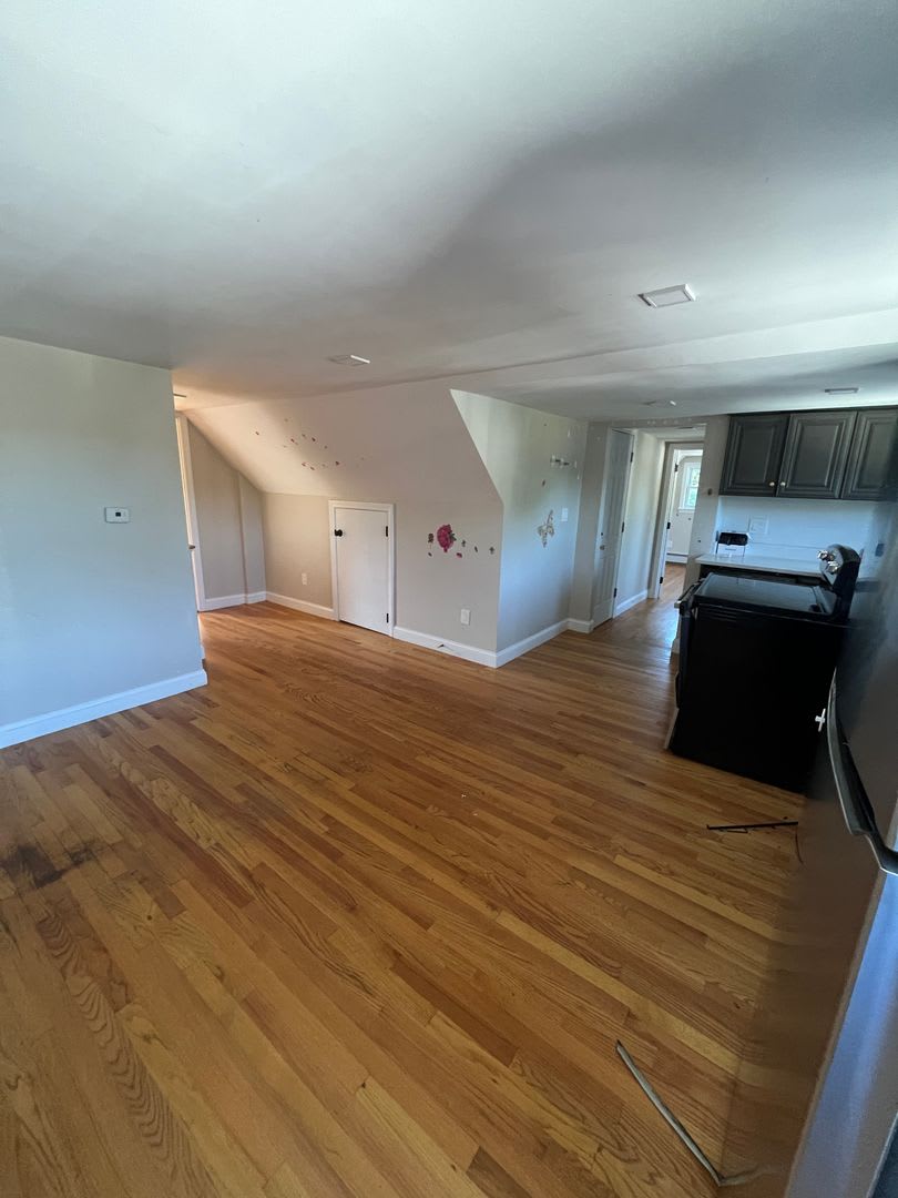 Nice Sunny 2 BR / 1 Ba Apt. in Stoughton – photo 2