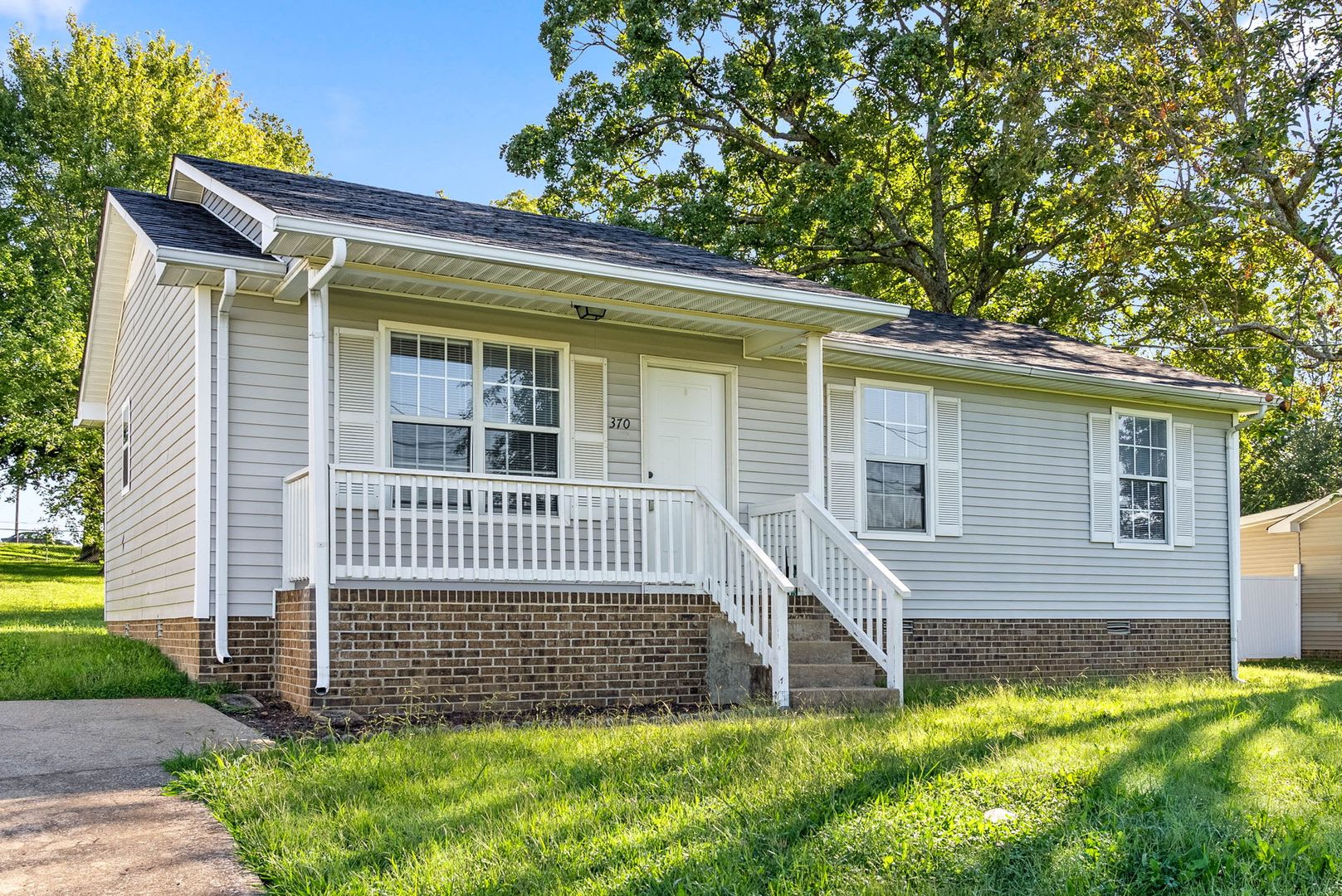 Conveniently Located 3 Bedroom House – photo 2