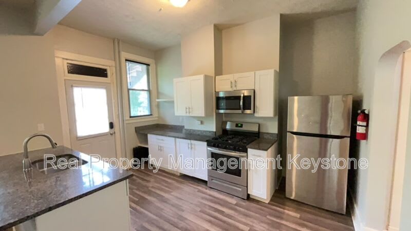 1247 Chartiers Avenue – photo 2