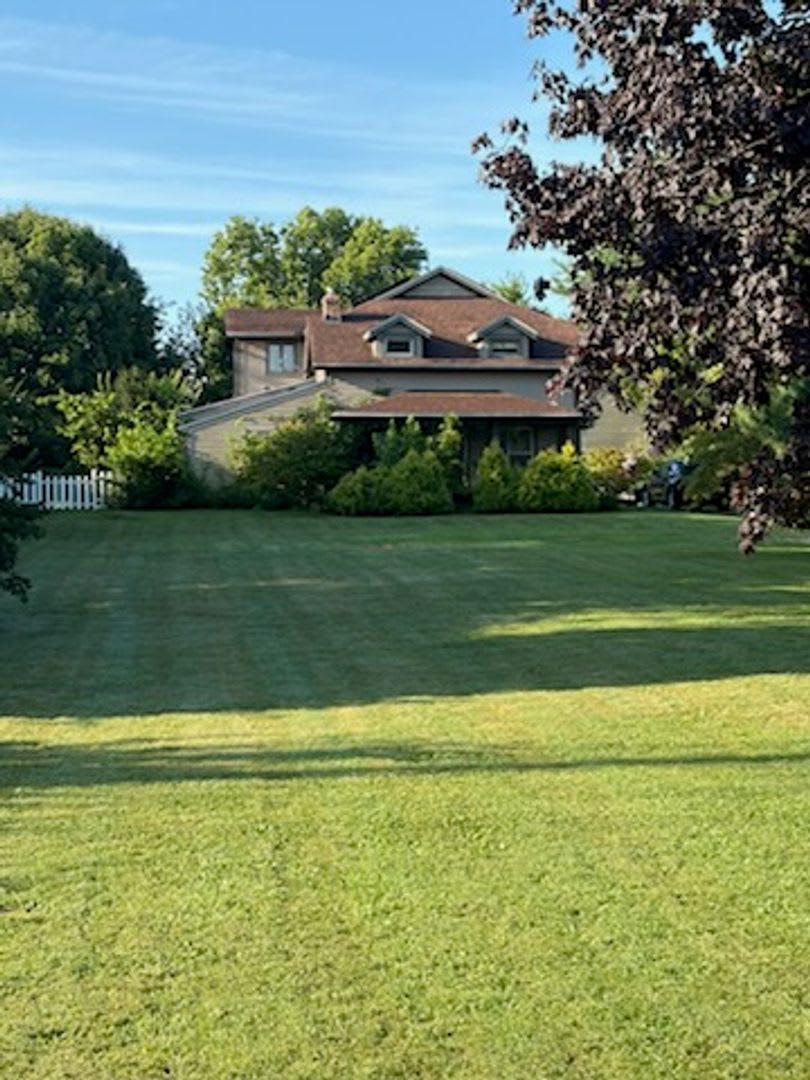 Coming Soon! 3 Bedroom, 2 Full Bath Farmhouse with Inground Pool in Bellbrook School District – photo 2