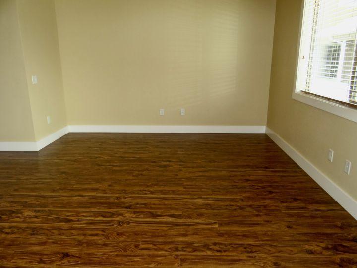 1607 Ave E – photo 3