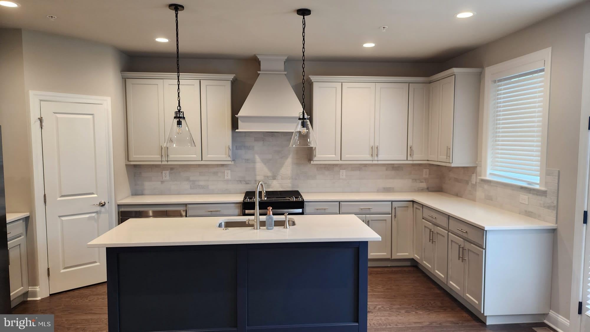 212 FOXHEDGE Road – photo 5