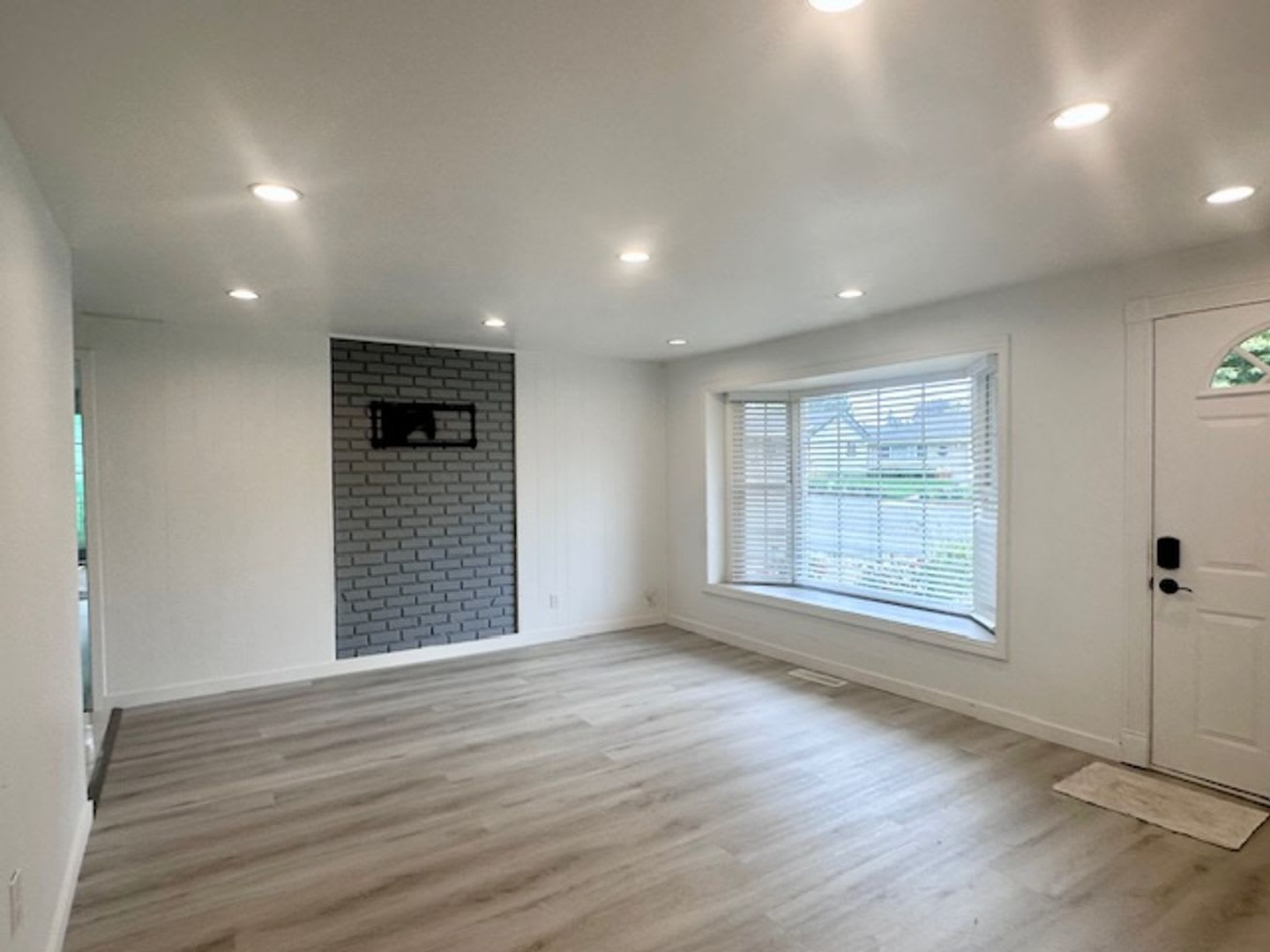 Charming 4 bedroom Rambler – photo 2