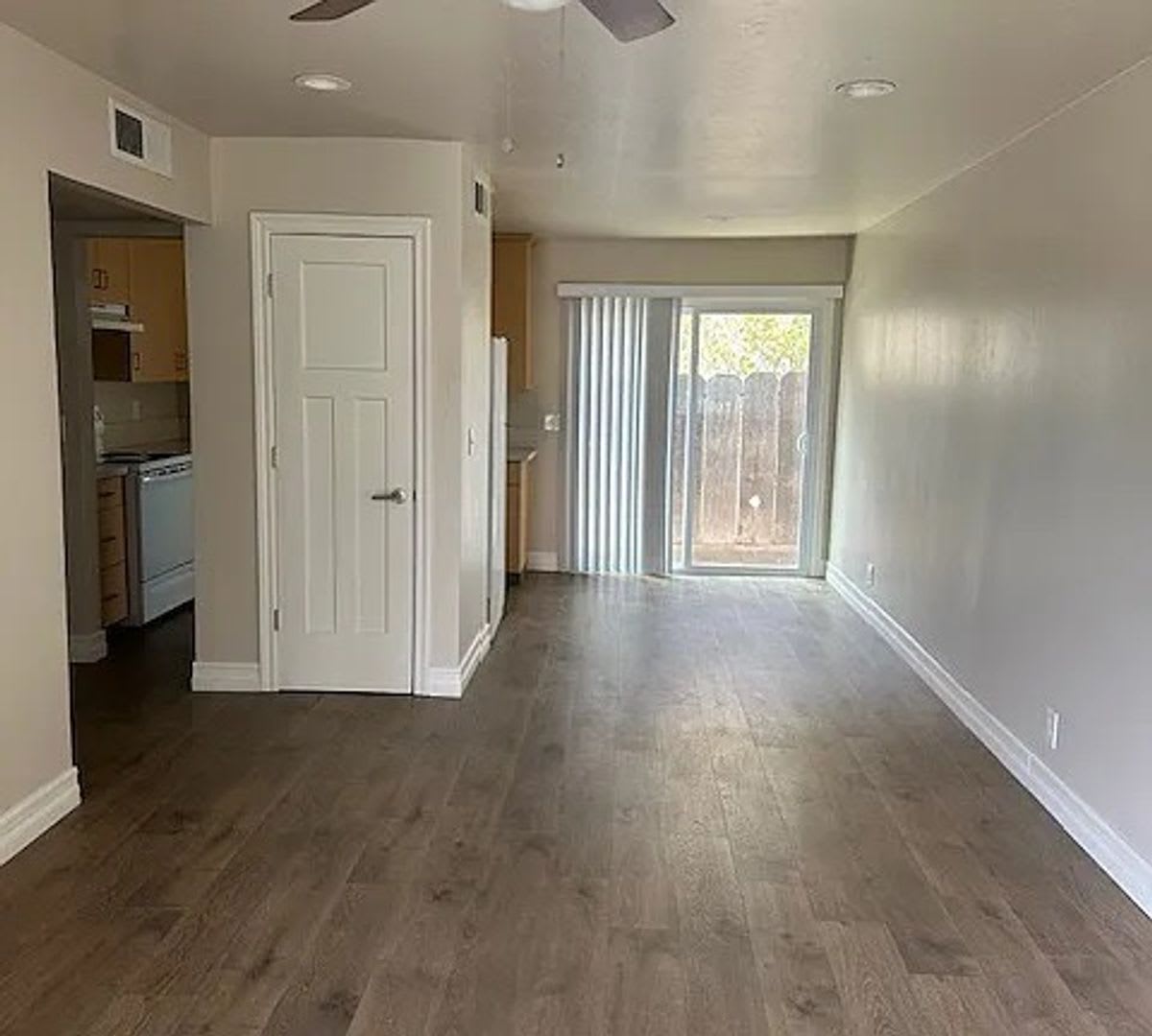 578 Brown St – photo 4