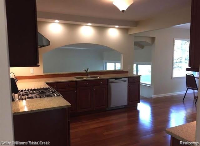 1886 Ruby Avenue – photo 3