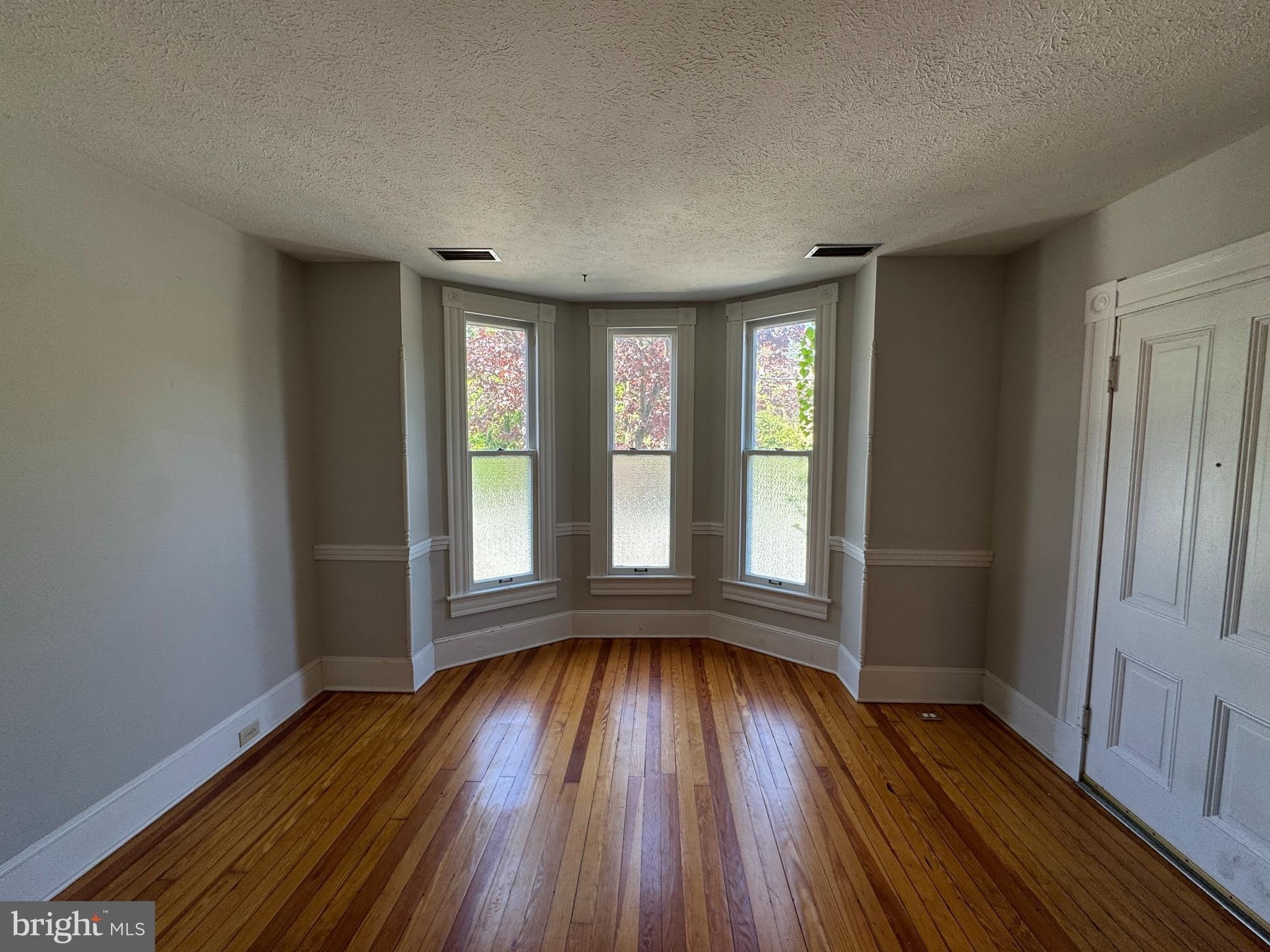 29 W LEICESTER ST – photo 3