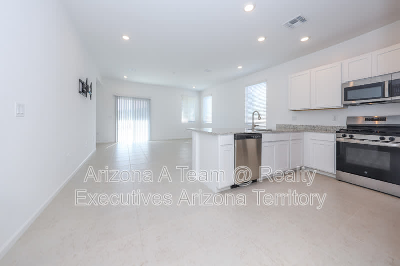 17581 South Desert Barberry Drive – photo 2