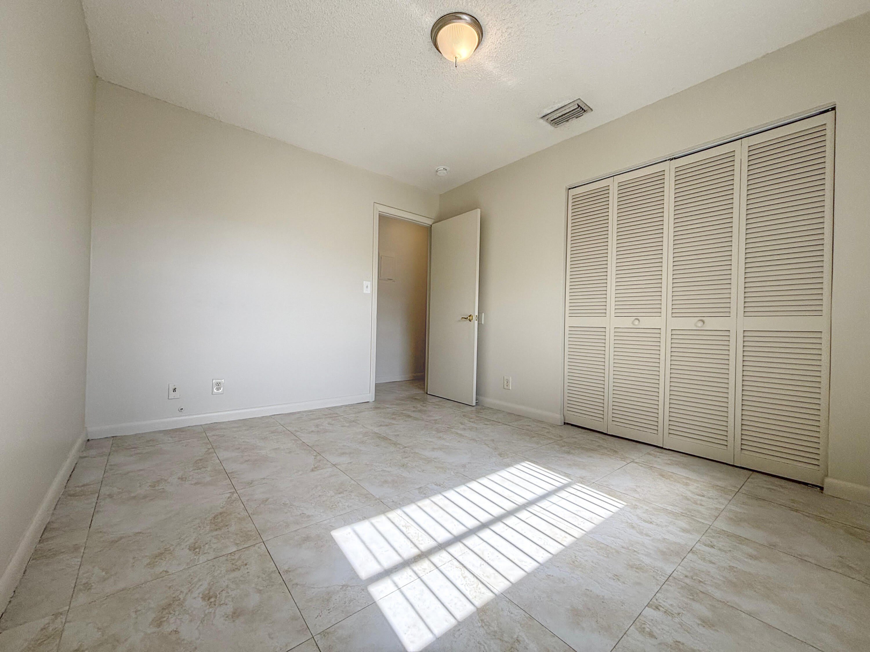 10901 NW 45th Street – photo 1
