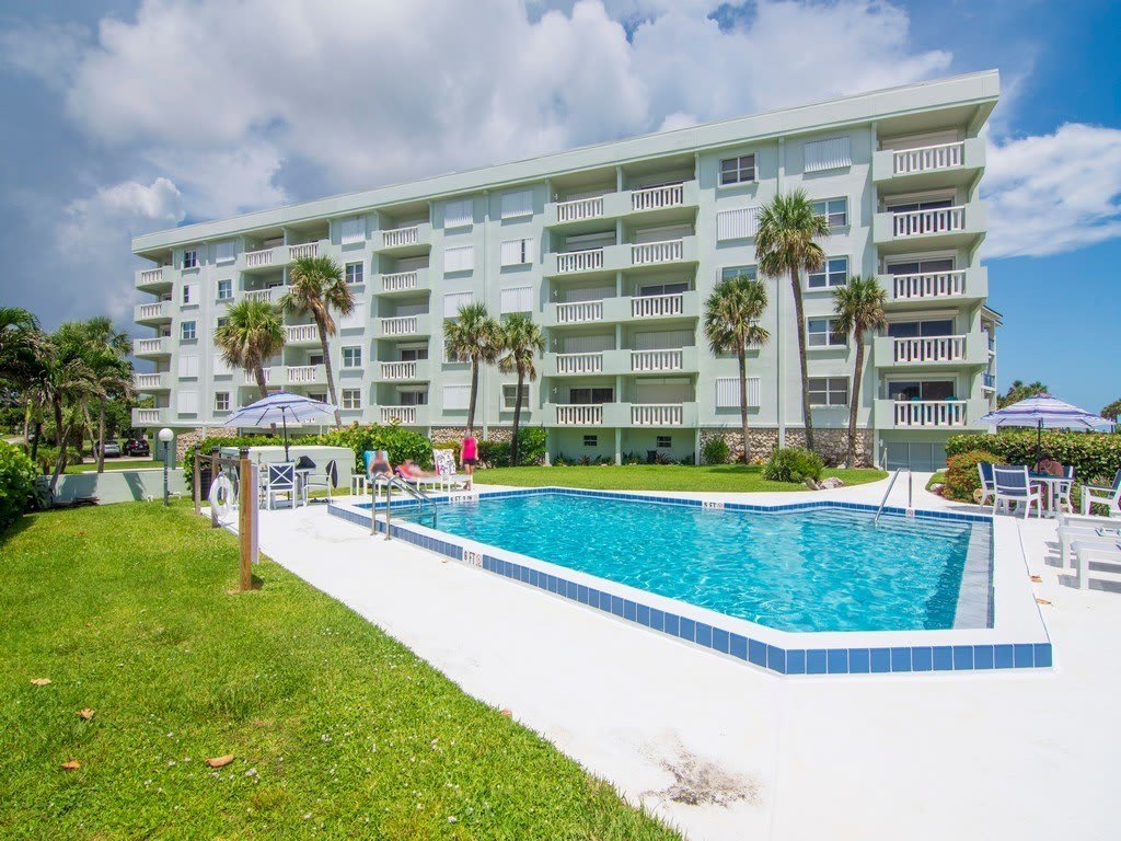 4049 Ocean Drive – photo 2