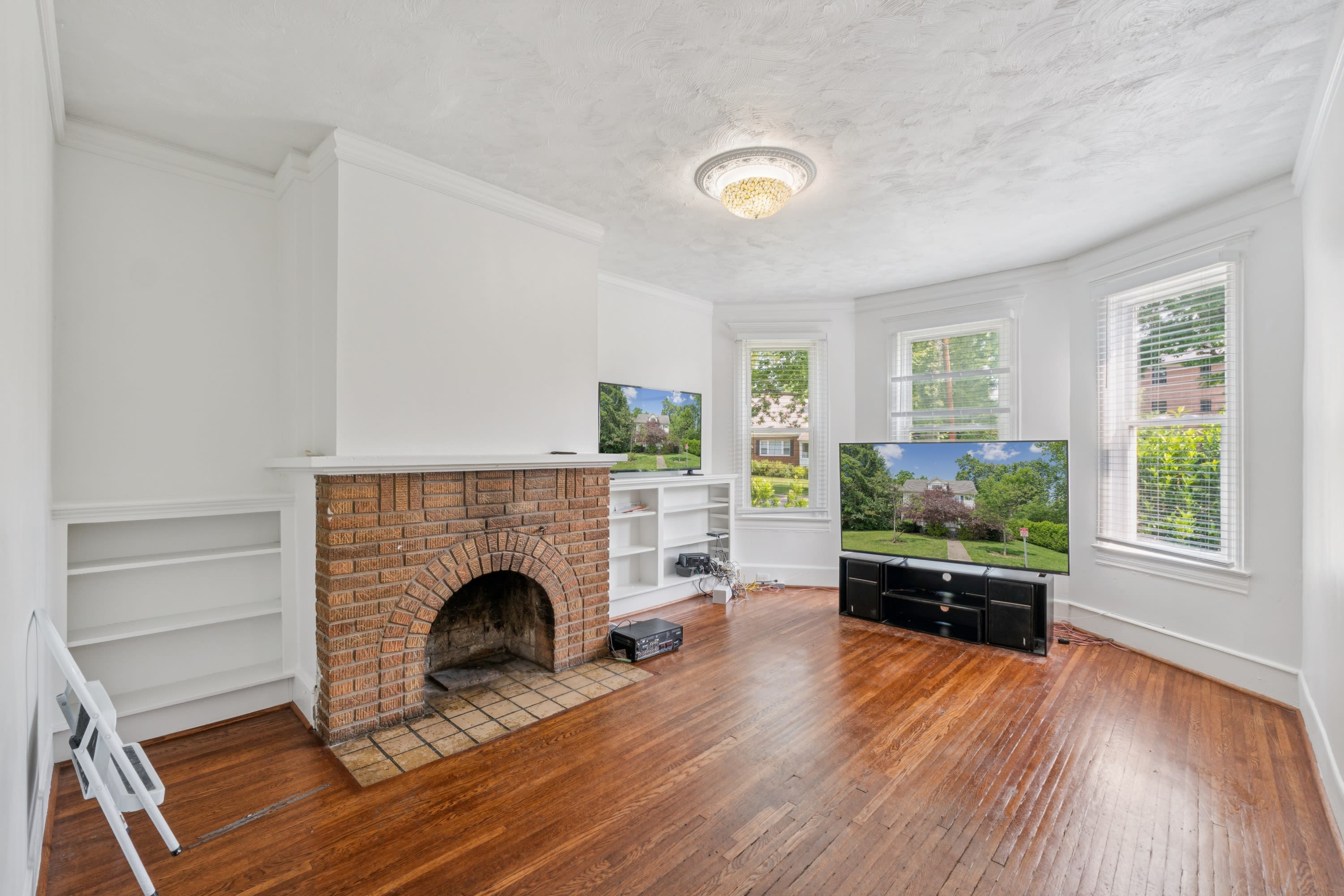 7410 Columbia Avenue – photo 3
