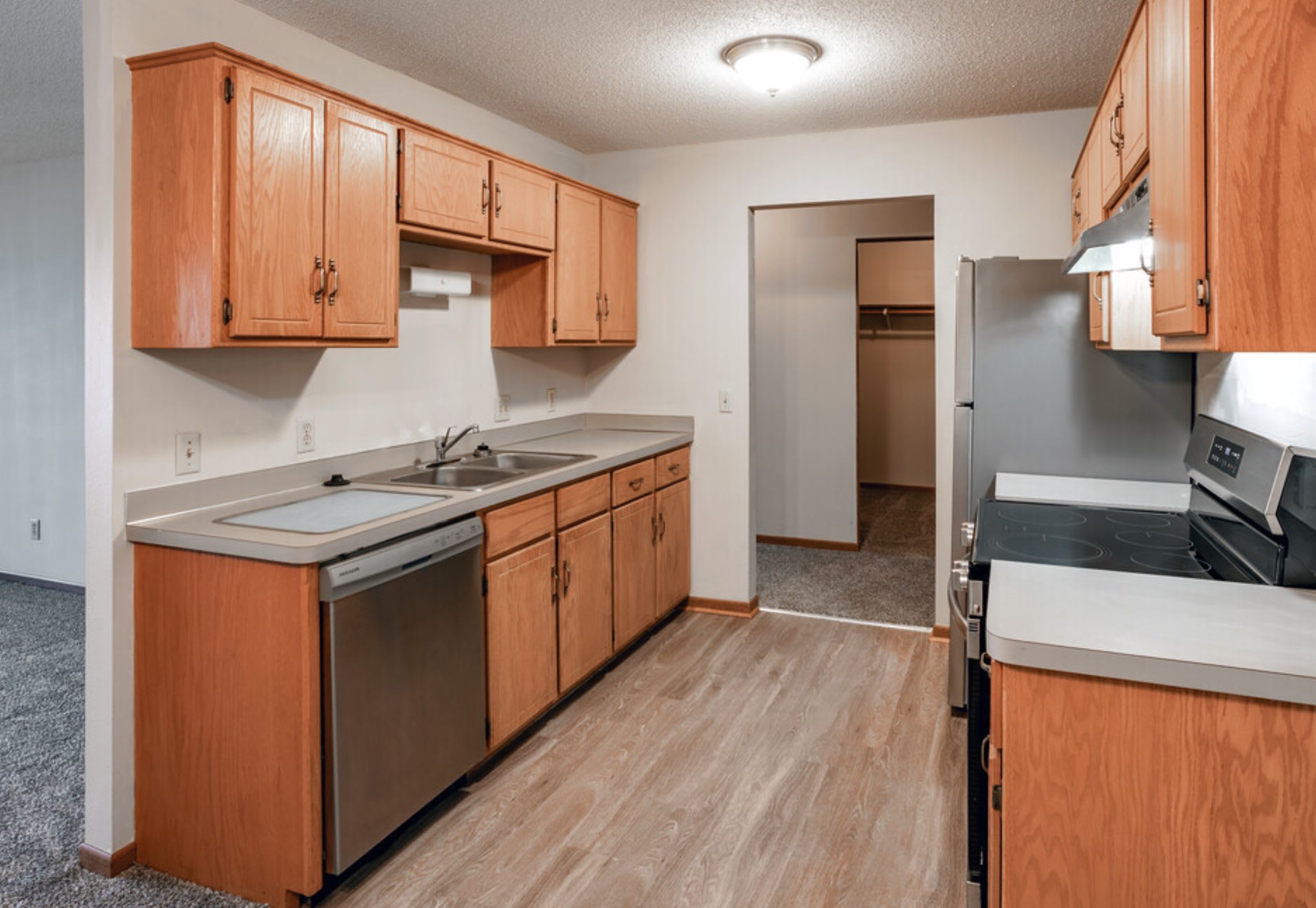 River Ridge Apartments – photo 4