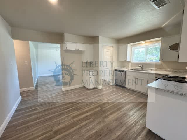 5827 E Saginaw Wy – photo 5