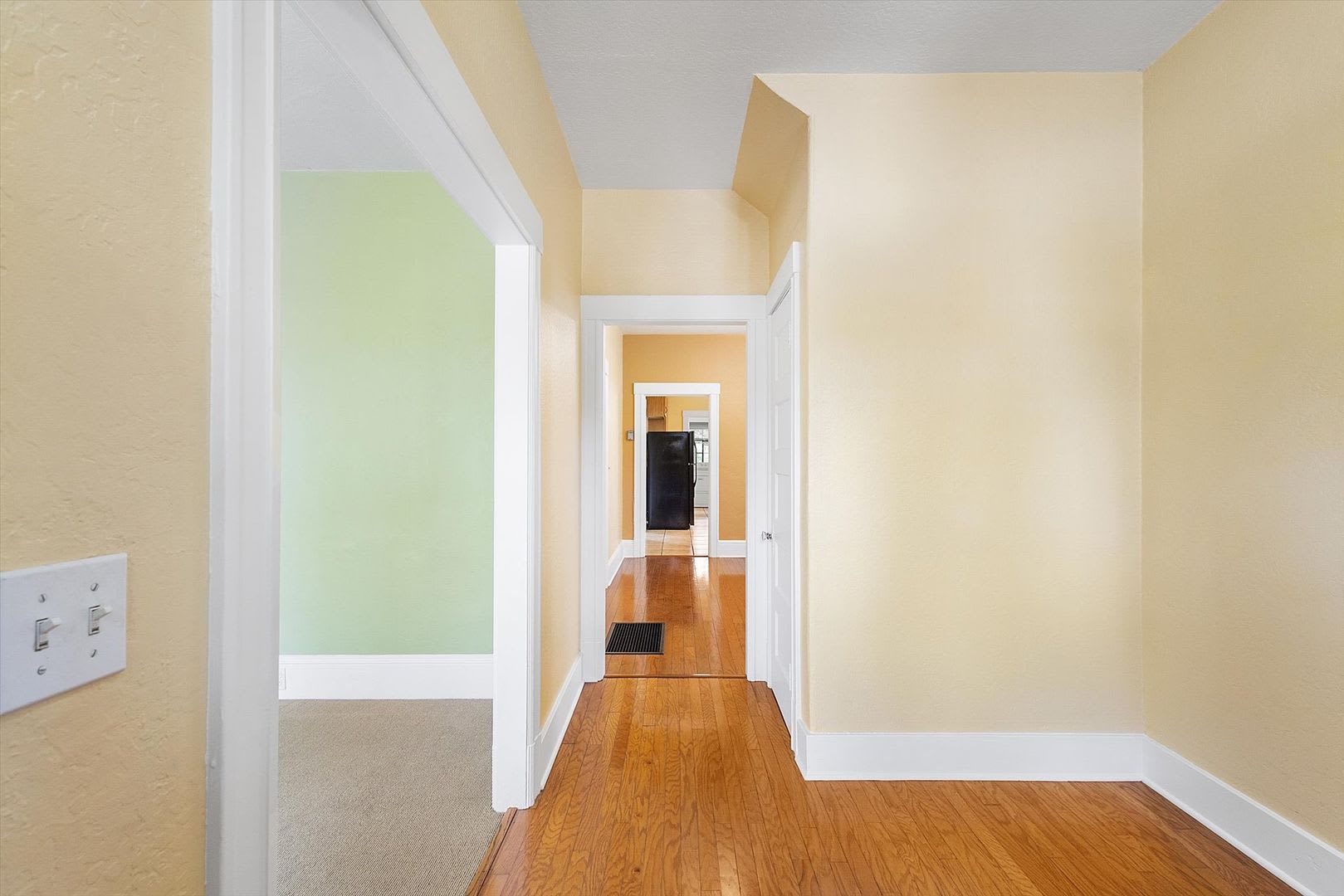 1044 1/2 Central Ave – photo 3