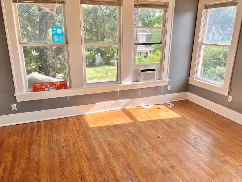 410 Egan St – photo 5