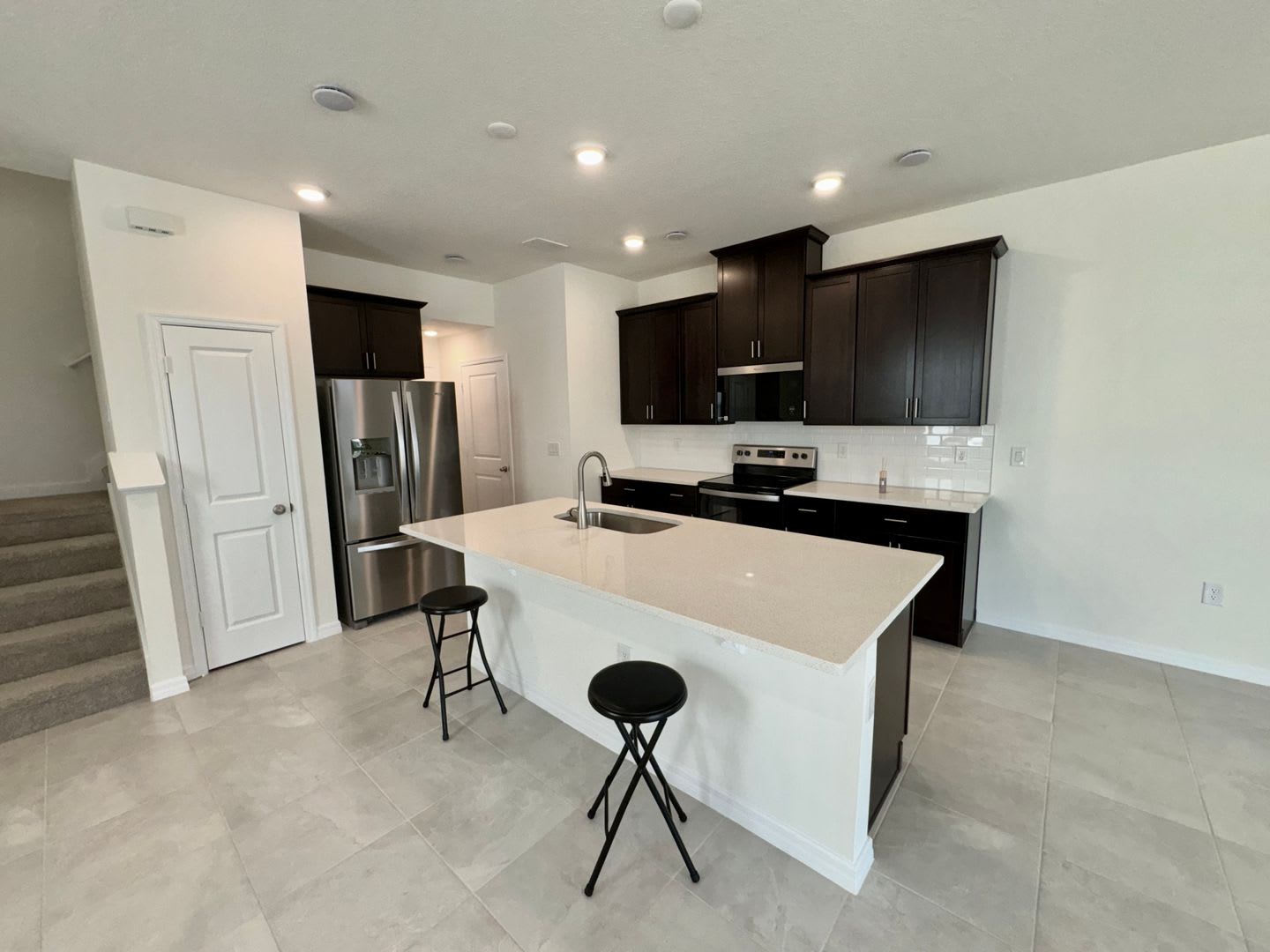 3 Bedroom Two-Story Townhome For Rent in Kissimmee **END UNIT** – photo 4