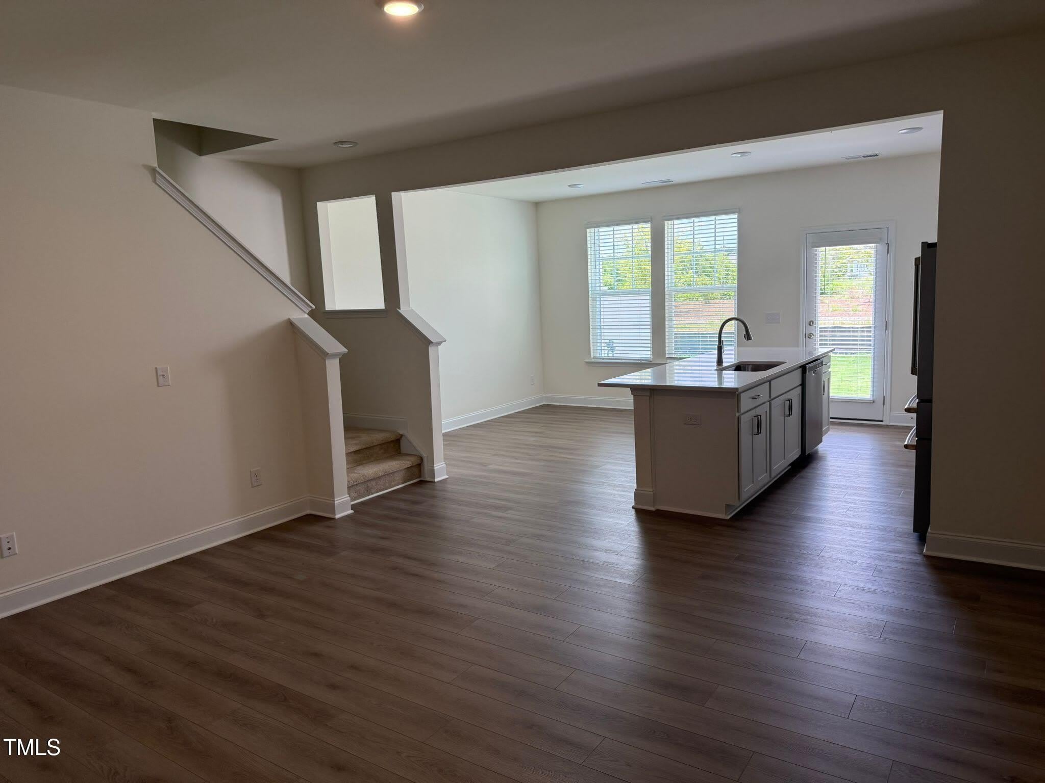 48 Hyacinth Lane – photo 4