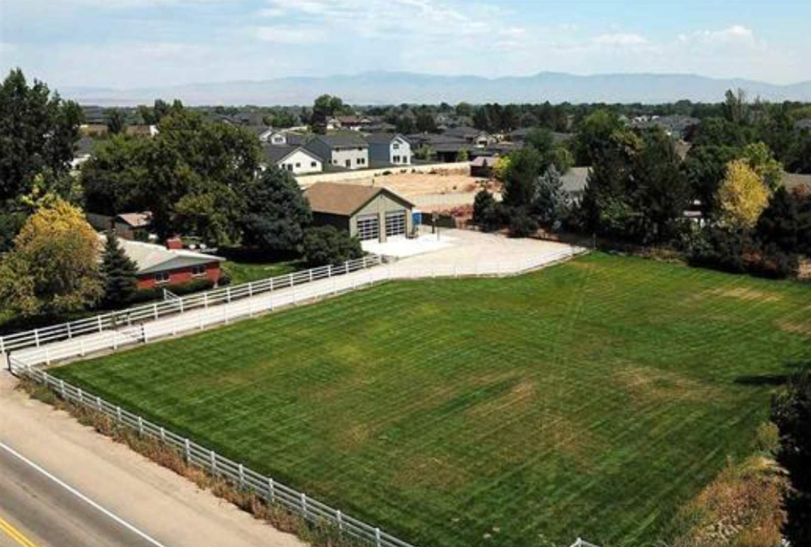 Unique Acreage Property With Shop Space Business Space Potential South Meridian – photo 2