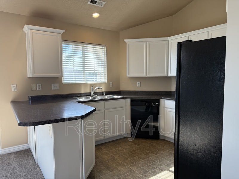1212 West Spencer Road – photo 4