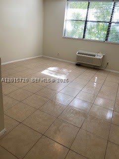 2401 Riverside Dr – photo 3