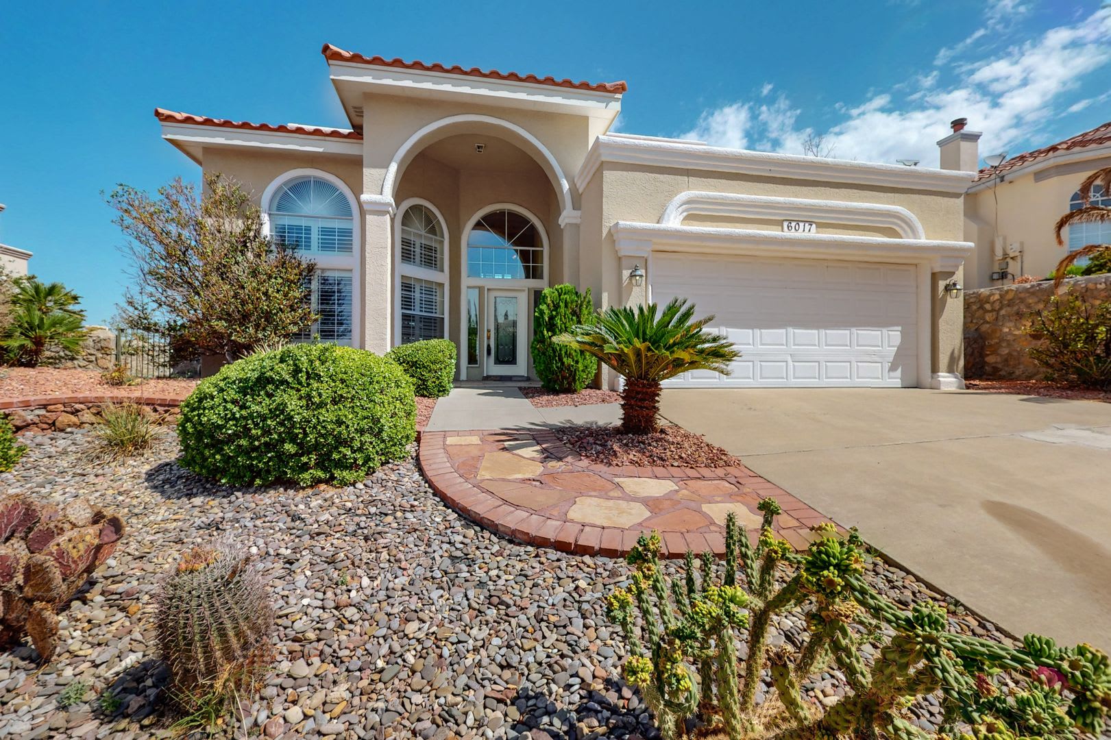 Stunning 4 bedroom, 3 bath home in West El Paso! – photo 3