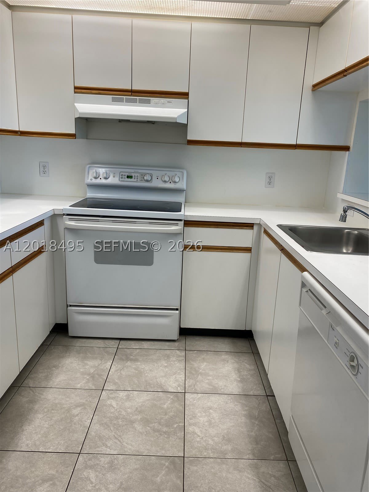 13055 SW 15th Ct – photo 2