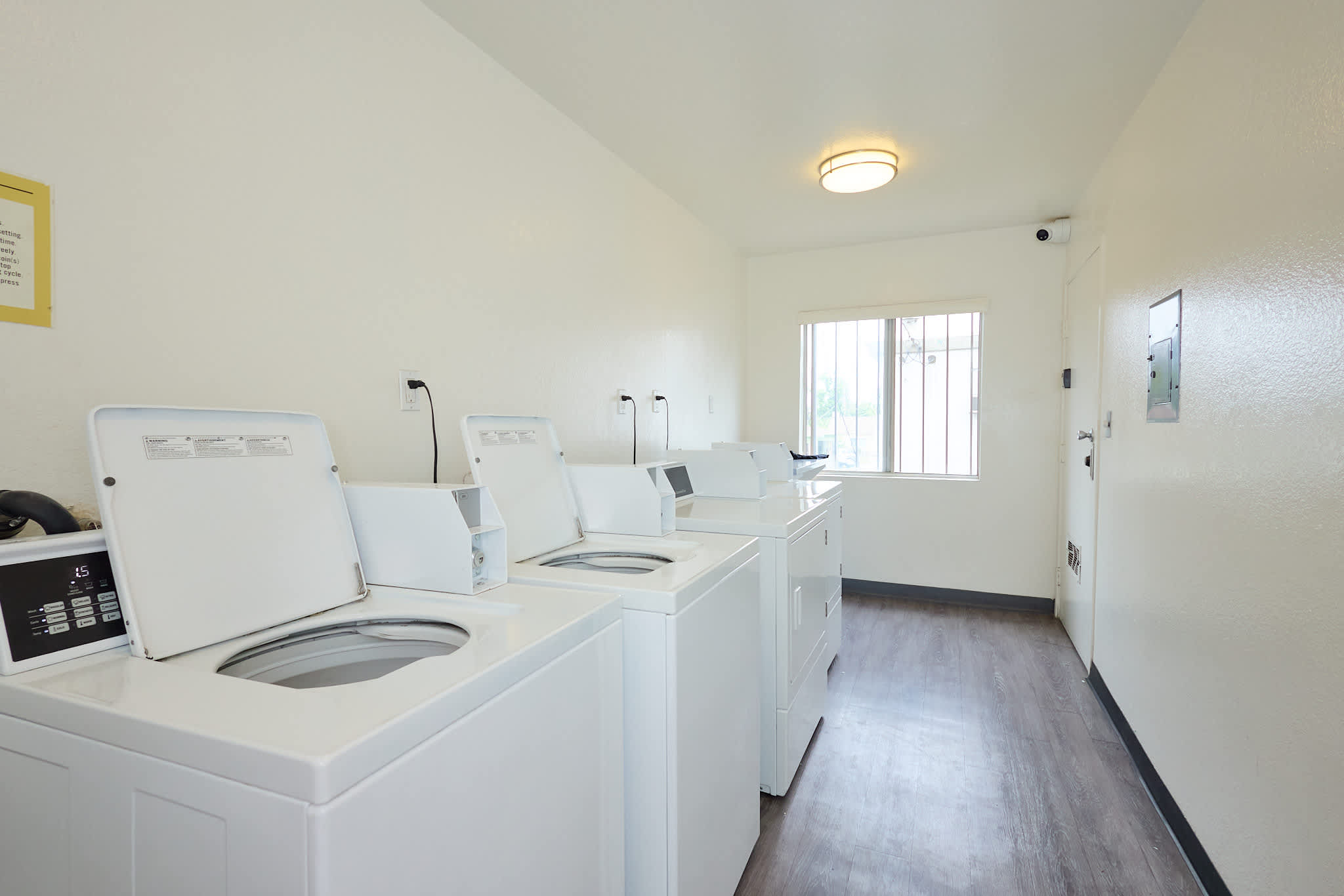 14230 Victory Blvd. – photo 4