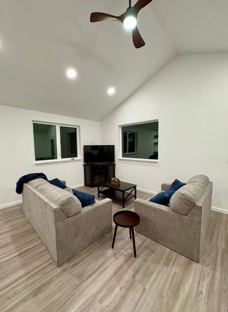 Waterfront Home On Chena Slough 2Br 1Ba – photo 5
