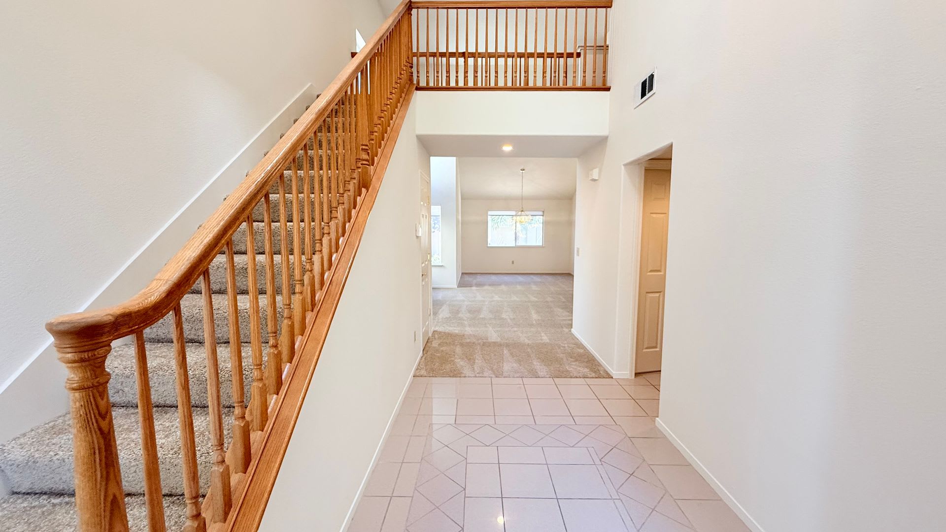 Move-in Ready, 3BD/2.5BA, Two-Story Townhome at Vista Pointe in San Ramon- Available NOW! – photo 4