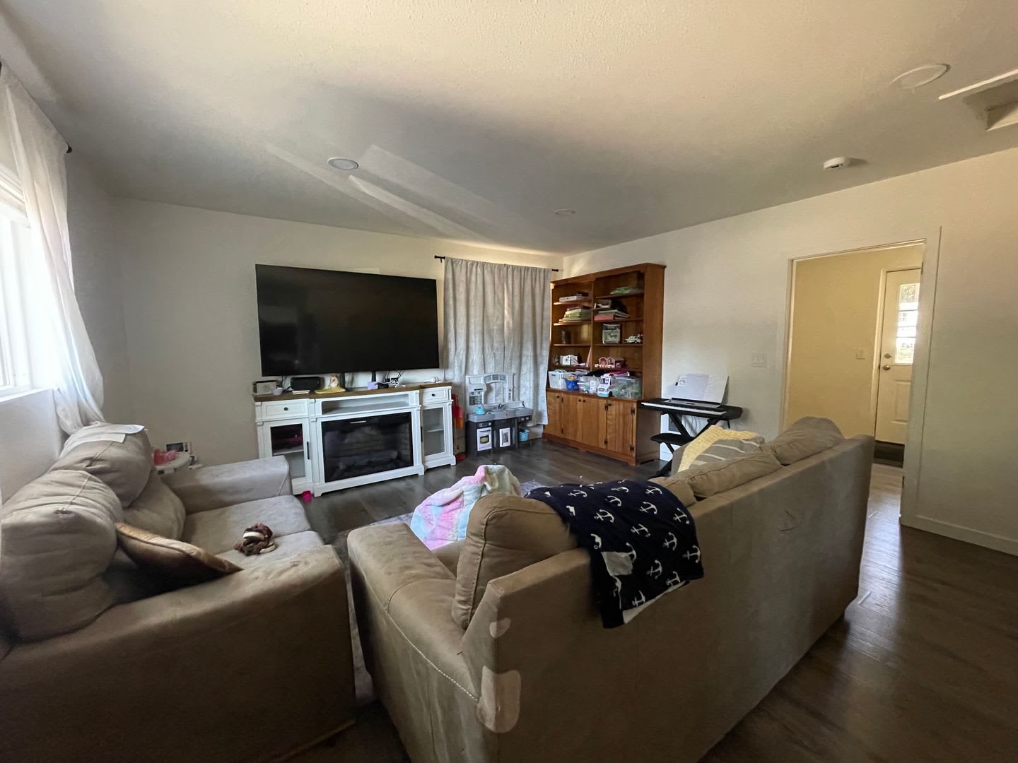 Spacious 3-Bedroom Home Near NAS Whidbey with Large Backyard – photo 4