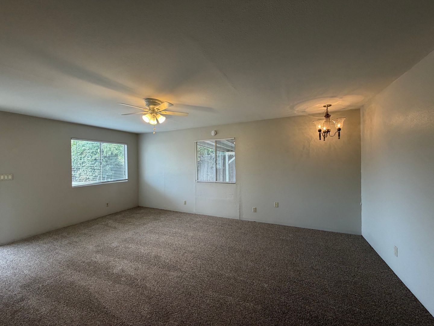 Charming home in 93308! – photo 2