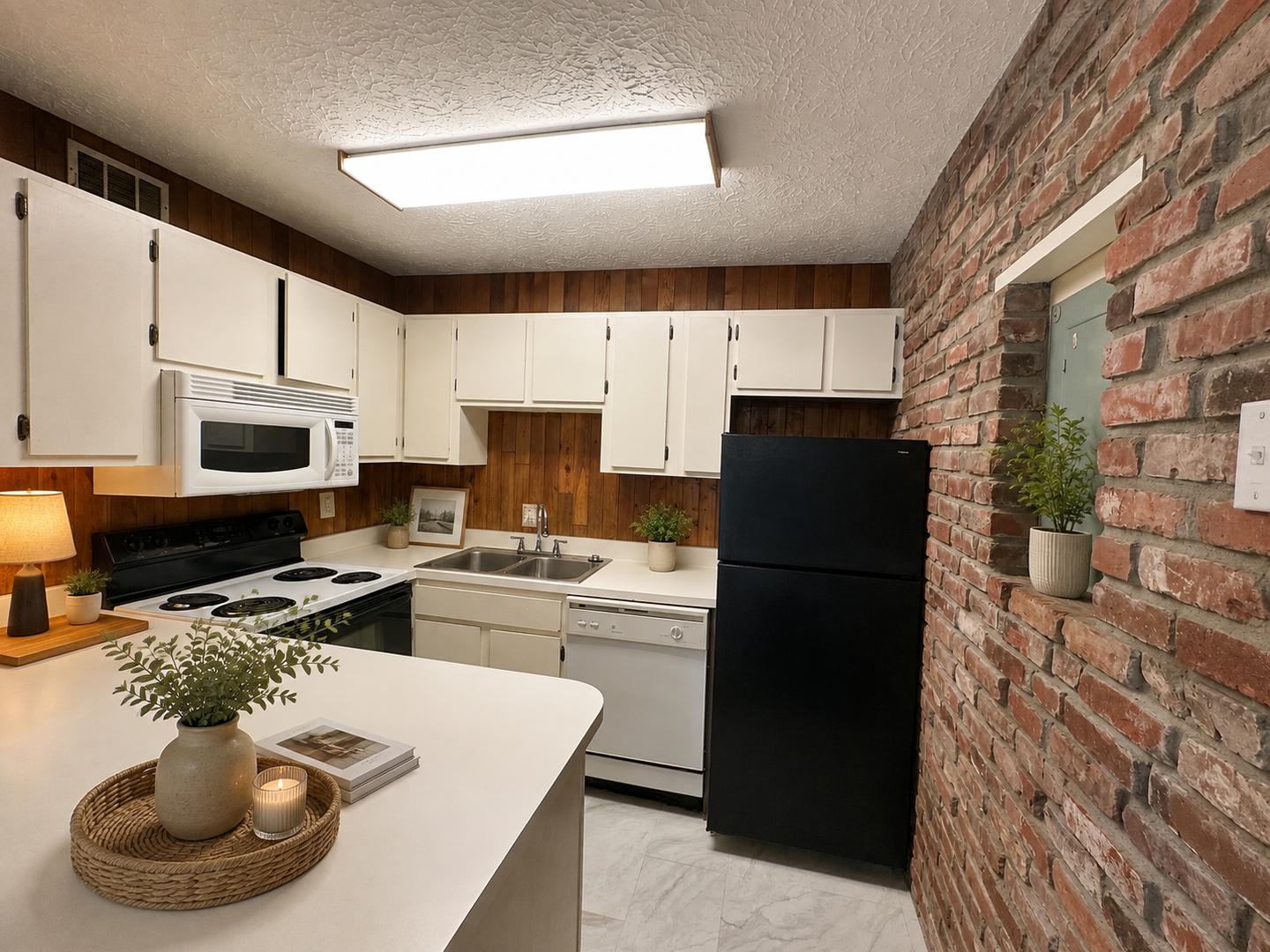 1 BD 1 BATH CONDO TOTAL ELECTRIC! – photo 4
