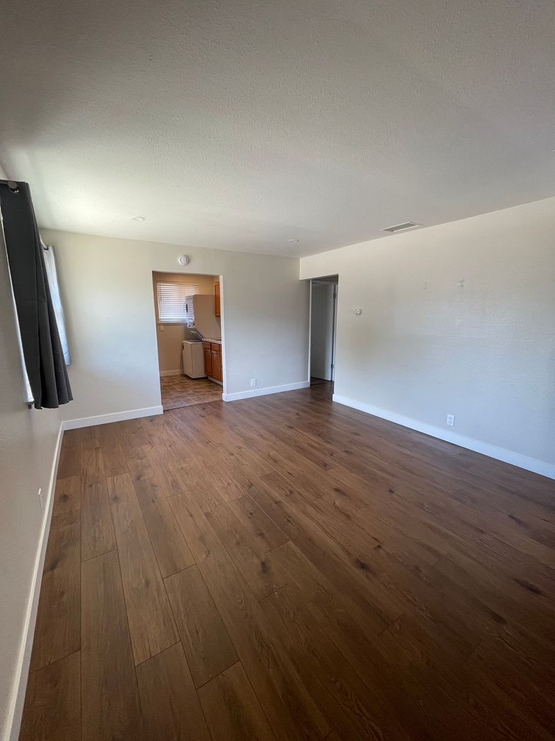 2Bed 1Bath Duplex 1 Block From Vaca High School Remodeled Interior Dual Pane Windows With Detached Single Car Garage – photo 5