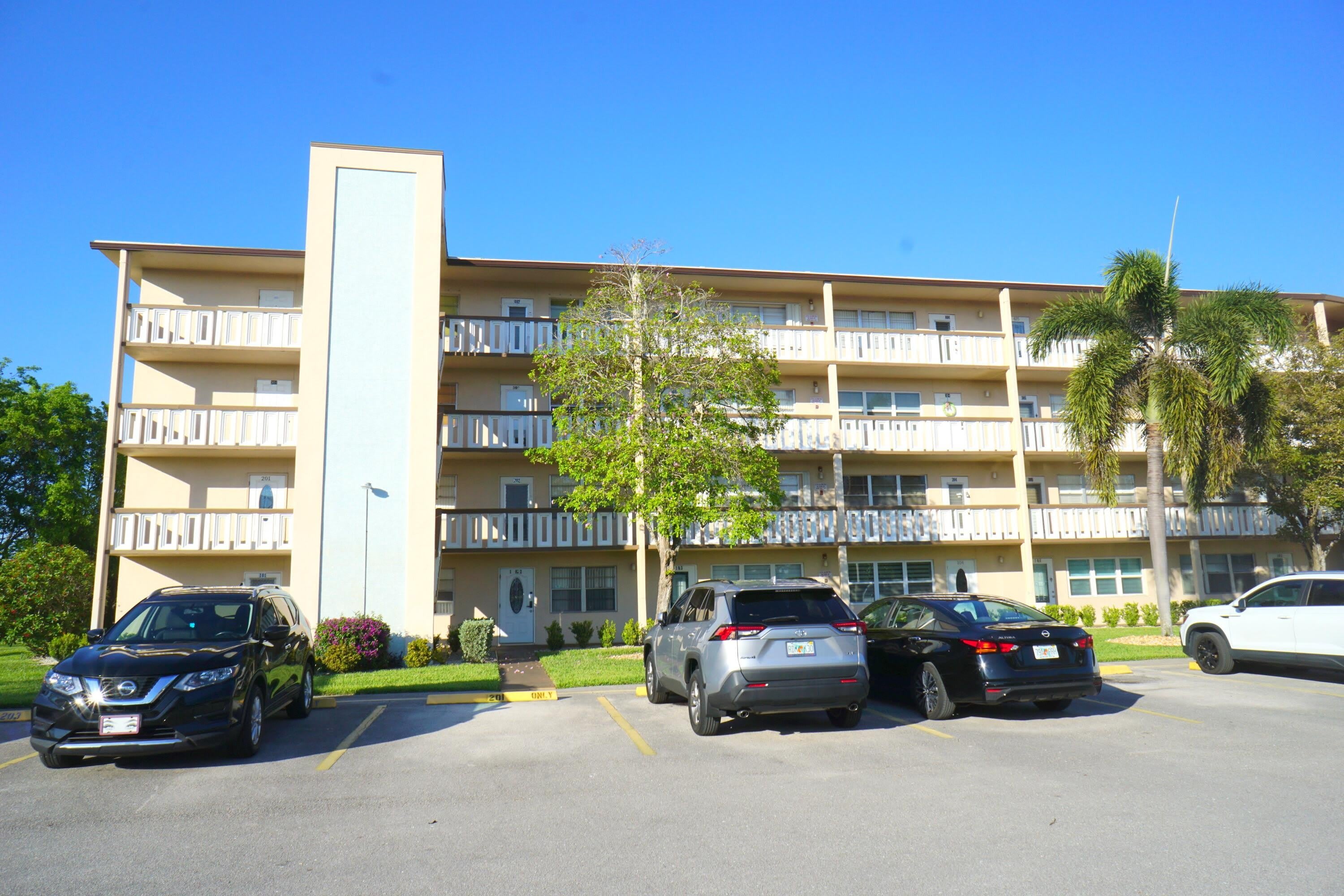 401 Southampton A – photo 1