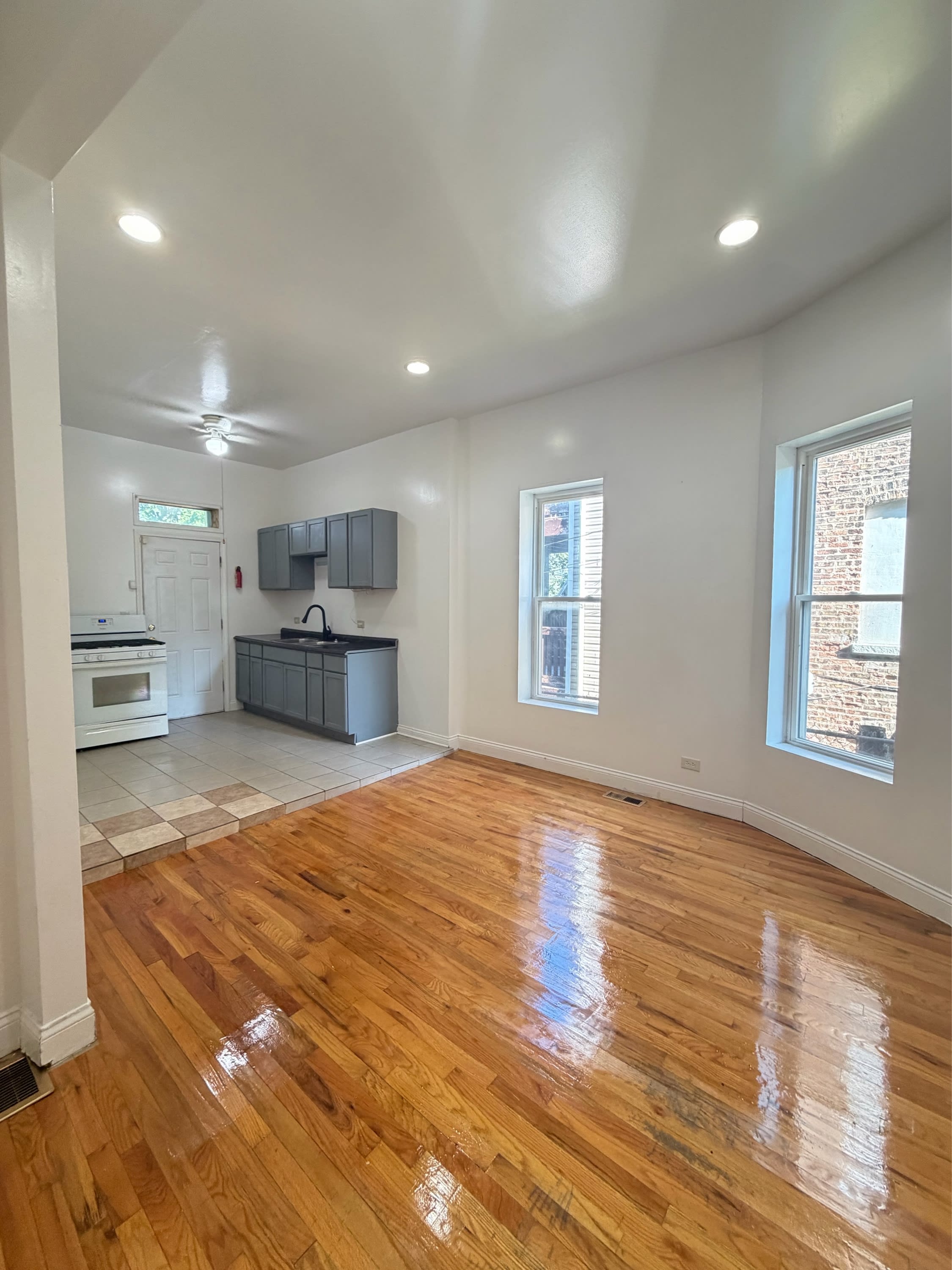 7836 South Emerald Avenue1R – photo 1