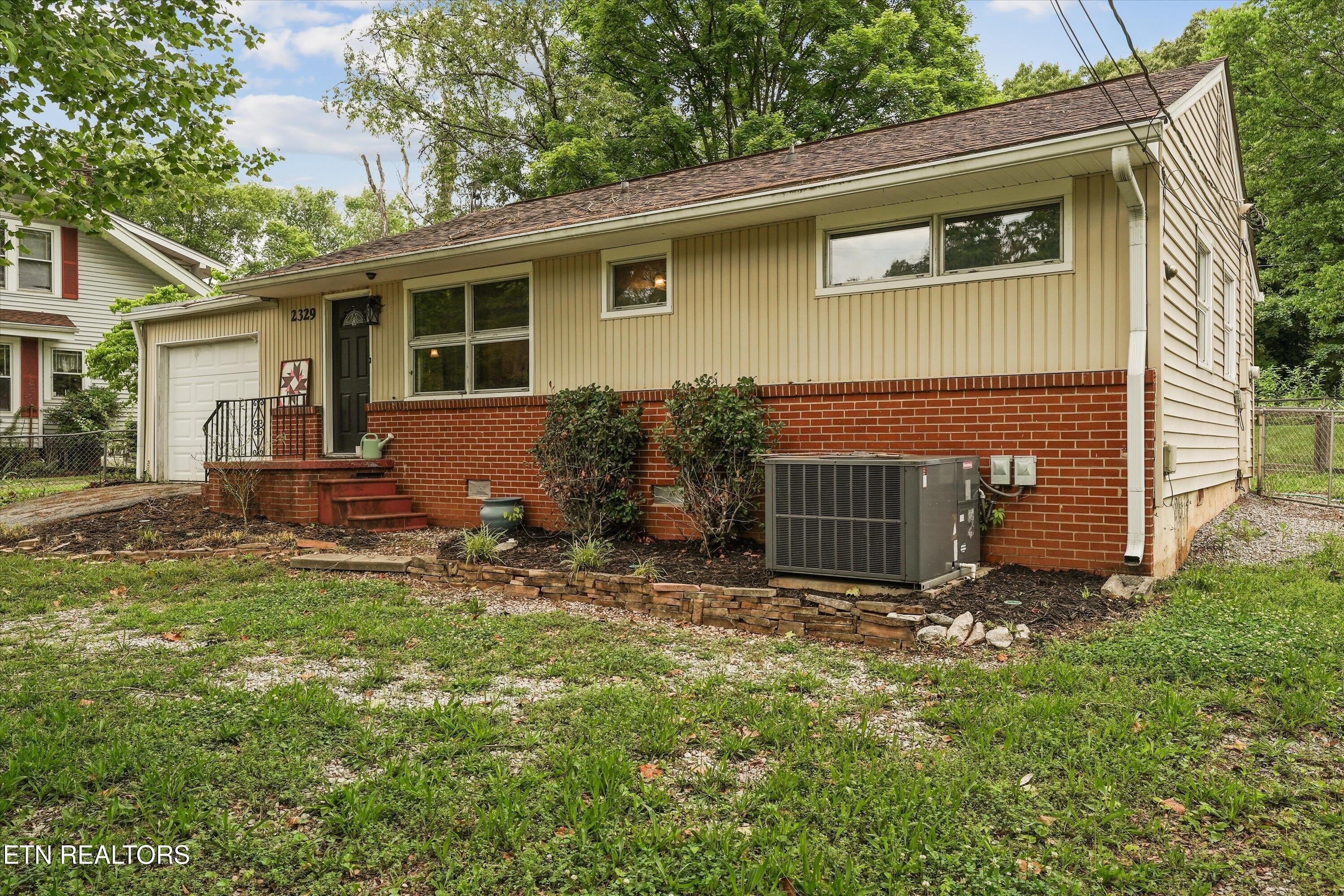 2329 Peachtree St – photo 2